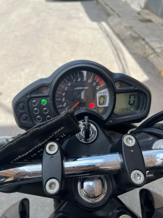 Suzuki Gladius 650cc Naked Negra