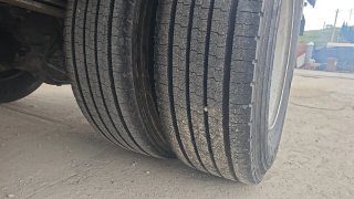 Nissan Atleon 2002