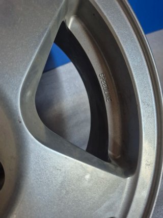 Llanta Speedline.
