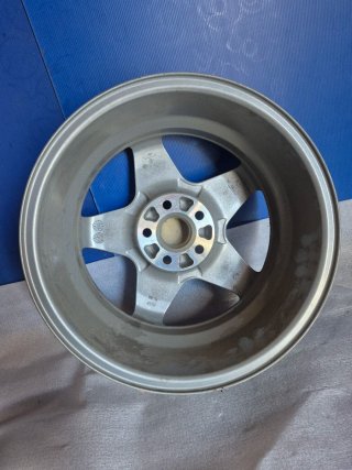 Llanta Speedline.