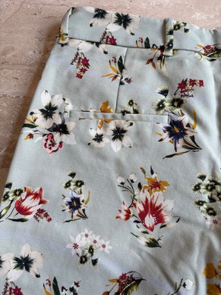 Pantalón floral Mango