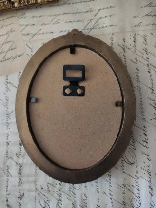 Marcos Ovalados Dorados con Diseños