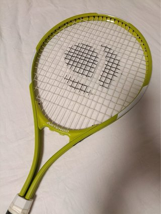 Raqueta de tenis verde