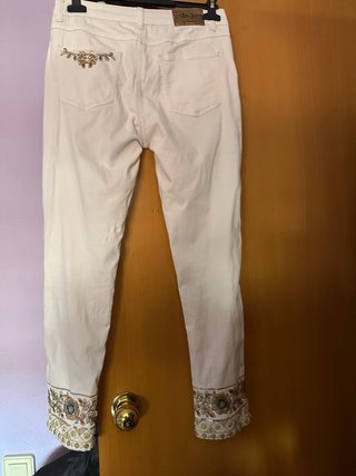 Pantalones Desigual blancos bordados