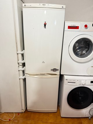Frigorífico LG blanco. transporte disponible
