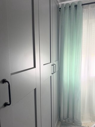 Cortinas de terciopelo verde y transparentes