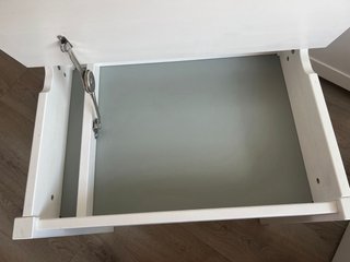 Pupitre Ikea blanco con tapa elevable