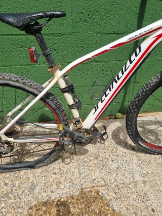 Bicicleta Montagna 29 Specialized