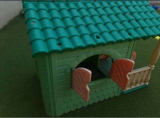 Casita infantil exterior, tobogan y balancin