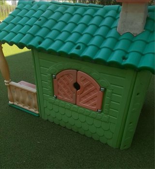Casita infantil exterior, tobogan y balancin
