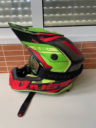 Casco Integral MTB/DH Verde y Rojo de moto