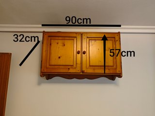 Armario colgante de madera pequeño