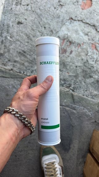 Bote de Grasa Liebherr