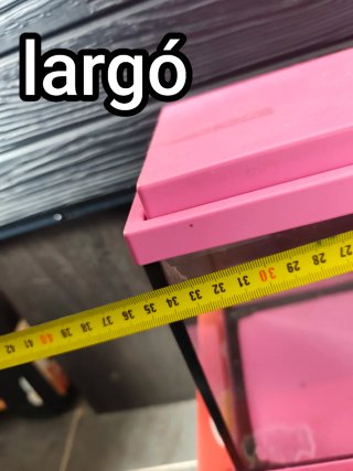 Acuario pecera rosa y transparente