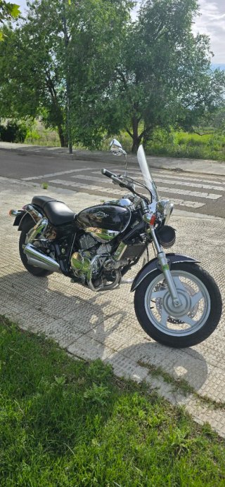 Kymco Venox 250 Cruiser.