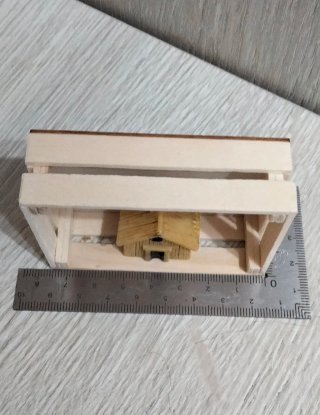 Cassetta cassettina in legno naturale con casetta