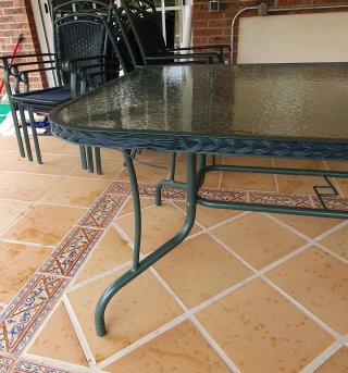MESA DE JARDIN CRISTAL Y ALUMINIO VERDE