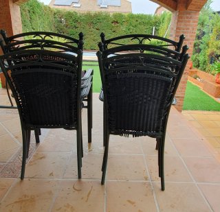 MESA DE JARDIN CRISTAL Y ALUMINIO VERDE