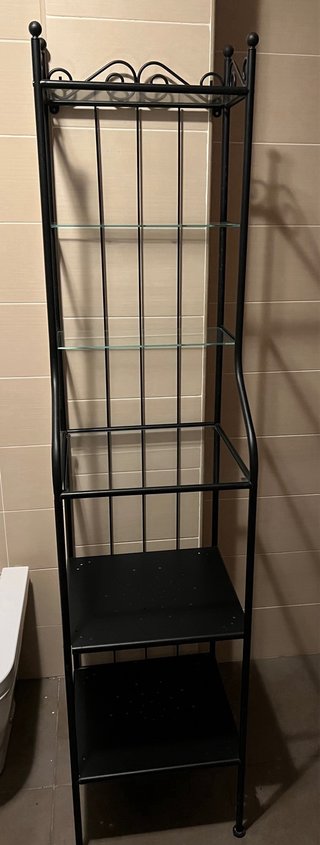 Mueble de baño metálico con vitrina