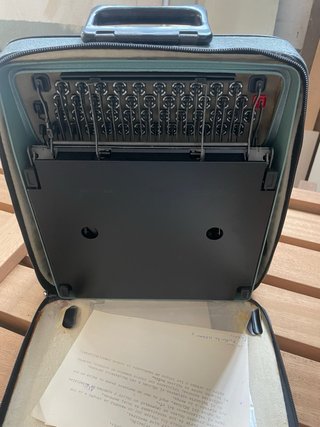 Máquina de escribir Olivetti Lettera 32