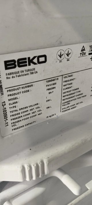 Congelador Vertical Beko Blanco