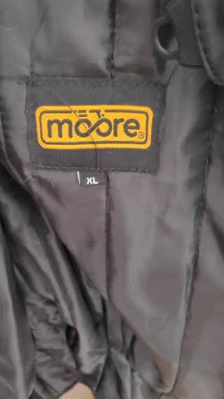 Chaqueta de moto negra