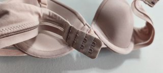 Sujetador beige con tirantes.Nuevo