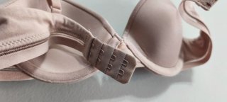 Sujetador beige con tirantes.Nuevo