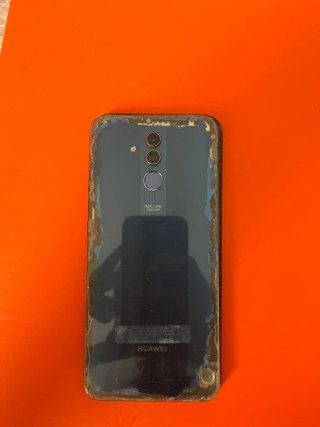 Teléfono Móvil Negro mate 20 lite pantalla Rota