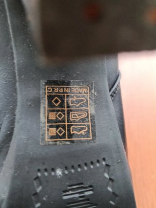 Botines tacón polipiel negros T38.En mano