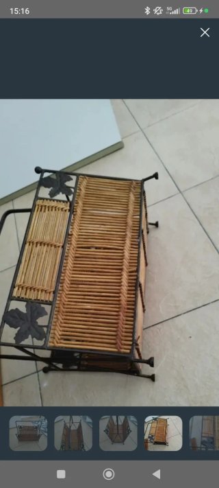 Revistero de hierro forjado y mimbre