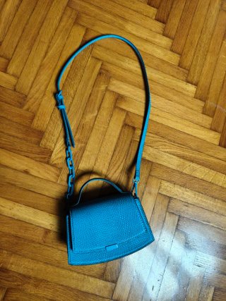 Borsetta Zara a tracolla azzurra