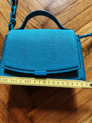 Borsetta Zara a tracolla azzurra