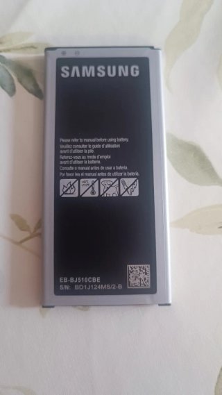 Samsung Galaxy J5 2016 16GB Oro (Leer descripción)