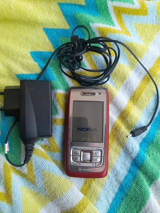 Teléfono Móvil Nokia E65 Rojo/Plateado