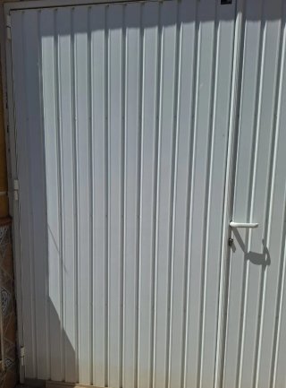 Puerta de garaje abatible 2 hojas