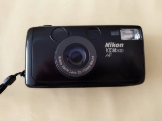 Cámara Nikon Zoom 300