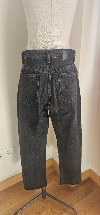 Pantalón vaquero gris Zara