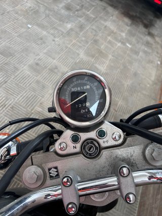 Moto Custom Negra en perfecto estado