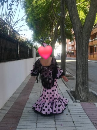 Traje de flamenca rosa lunares negros