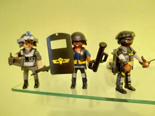 OFERTA.LOTE POLICIA SWAT Y PERRO POLICIA PLAYMOBIL