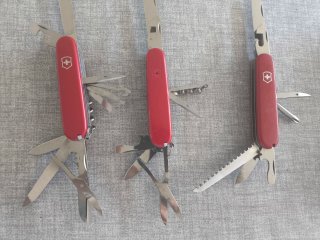 Lote  Victorinox Huntsman, Mountaineer y Fieldmast