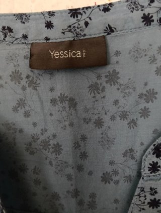 Blusa Yessica floral azul talla L