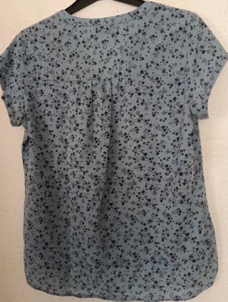 Blusa Yessica floral azul talla L