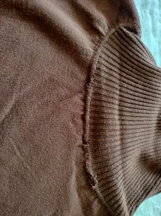 Jersey cuello alto marrón