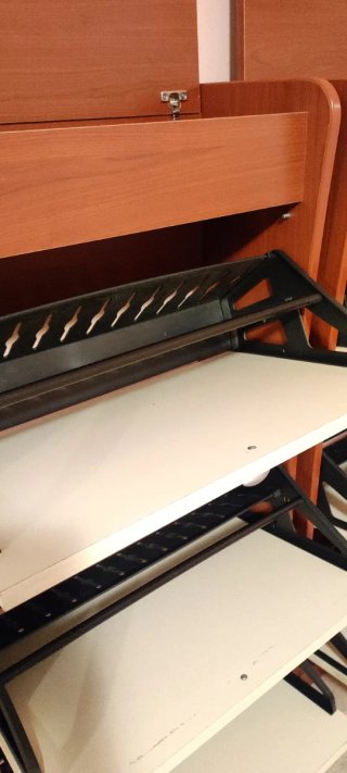 2 Scarpiere in legno marrone e beige