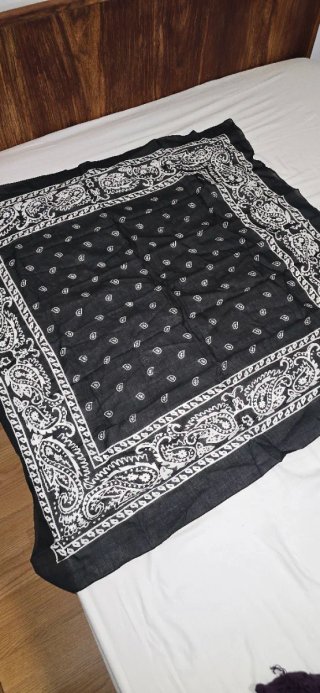Lenço Bandana Preto e Branco
