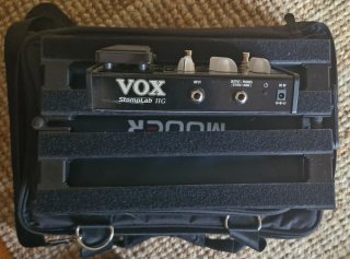 Pedalera Mooer con pedal Vox StompLab