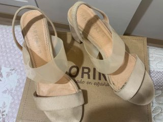 Sandalias Beige Transparentes Tacón