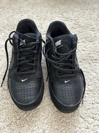 Nike Air Baseline Low en color negro. US8 41 EUR